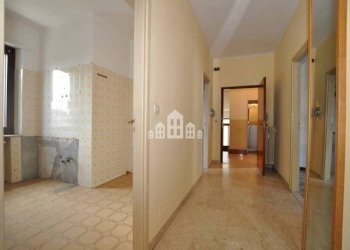 Corridoio - Quadrilocale via Carlo Botta, 88, Castellamonte - foto 16