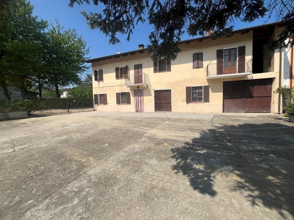 Facciata - Rustico Frazione Gorzano, 95, San Damiano d'Asti - foto 2