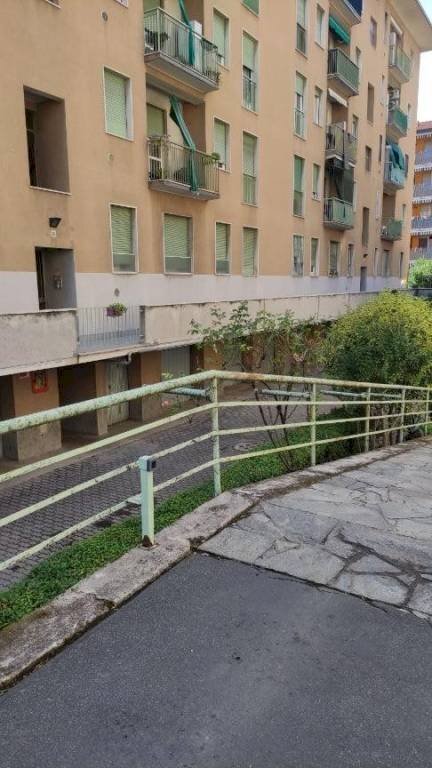 Ingresso - Box via Antonio Gazzoletti, Milano (zona Quarto Oggiaro) - foto 3