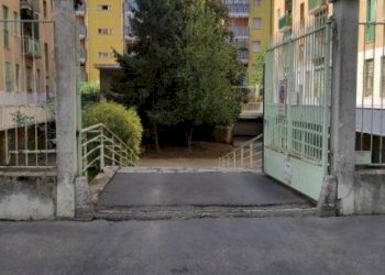 Ingresso - Box via Antonio Gazzoletti, Milano (zona Quarto Oggiaro) - foto 1