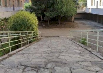 Cortile interno - Box via Antonio Gazzoletti, Milano (zona Quarto Oggiaro) - foto 5