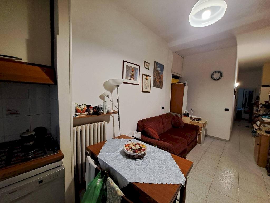 Soggiorno - Bilocale via Antonio Aldini, 16, Milano (zona Quarto Oggiaro) - foto 3