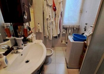 Bagno - Bilocale via Antonio Aldini, 16, Milano (zona Quarto Oggiaro) - foto 12