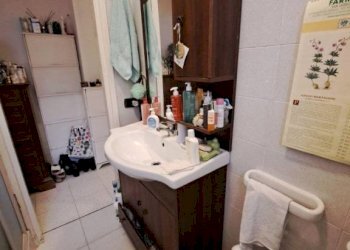 Bagno - Bilocale via Antonio Aldini, 16, Milano (zona Quarto Oggiaro) - foto 14