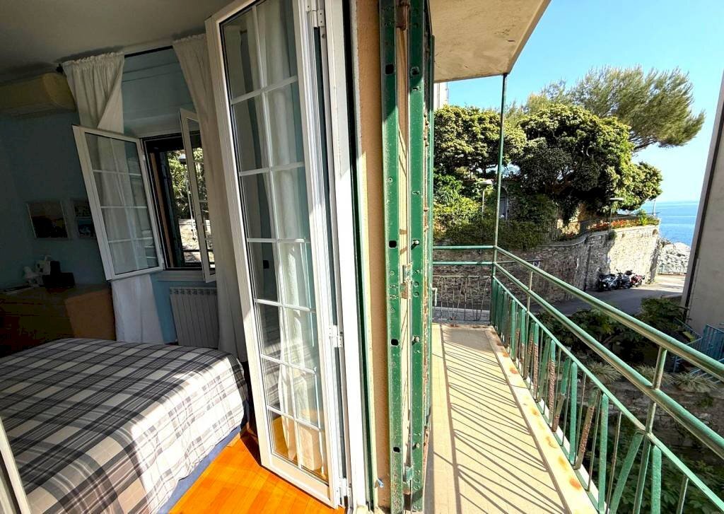 Balcone - Trilocale via Tancredi Marchisio, 11, frazione Quinto Al Mare, Genova - foto 2