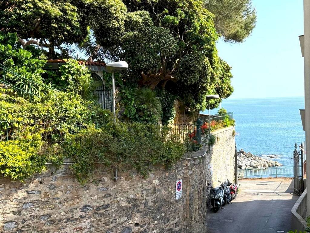 Zona - Trilocale via Tancredi Marchisio, 11, frazione Quinto Al Mare, Genova - foto 3
