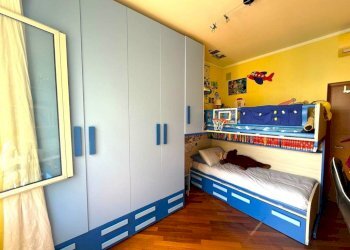 Camera da letto - Trilocale via Tancredi Marchisio, 11, frazione Quinto Al Mare, Genova - foto 11