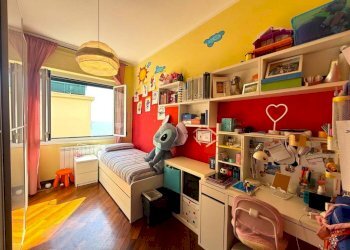 Camera da letto - Trilocale via Tancredi Marchisio, 11, frazione Quinto Al Mare, Genova - foto 12