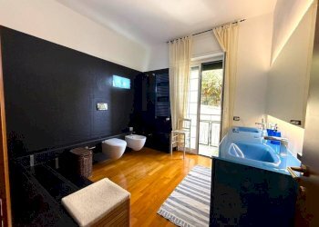 Bagno - Trilocale via Tancredi Marchisio, 11, frazione Quinto Al Mare, Genova - foto 17