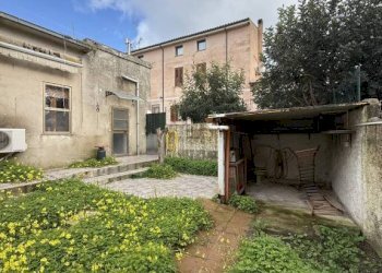 Giardino - Casa indipendente via Francesco Cossiga, 128, Siligo - foto 2