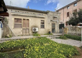 Giardino - Casa indipendente via Francesco Cossiga, 128, Siligo - foto 16