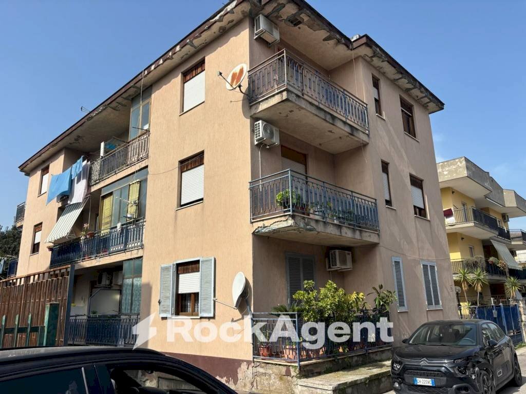 Facciata - Appartamento via Provinciale Teverola Casaluce, Casaluce - foto 3