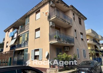 Facciata - Appartamento via Provinciale Teverola Casaluce, Casaluce - foto 3