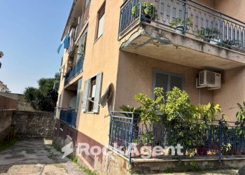 Facciata - Appartamento via Provinciale Teverola Casaluce, Casaluce - foto 4