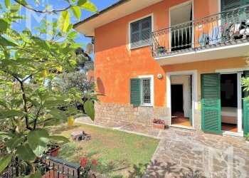 INGRESSO AL GIARDINO E ALL\'IMMOBILE.jpg - Four-room apartment Via Romagneno 64, Recco - photo 2