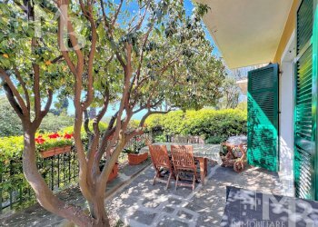 GIARDINO ATTREZZATO 1.jpg - Four-room apartment Via Romagneno 64, Recco - photo 20