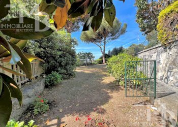 GIARDINO SOTTOSTANTE 2.jpg - Four-room apartment Via Romagneno 64, Recco - photo 30