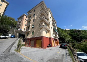 Quadrilocale Salita Brasile, Genova (zona Bolzaneto) - foto 1