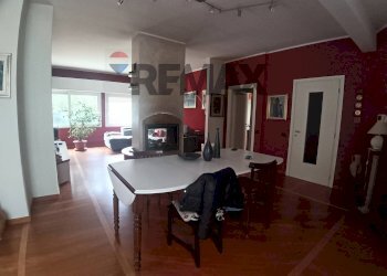 Stabile - Palazzo via vittorio veneto, 91 
 Arona, Arona - foto 5