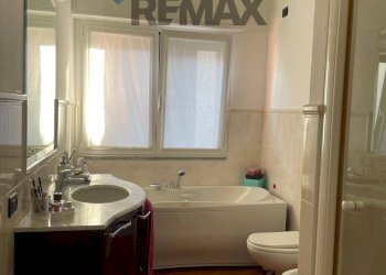 Stabile - Palazzo via vittorio veneto, 91 
 Arona, Arona - foto 10