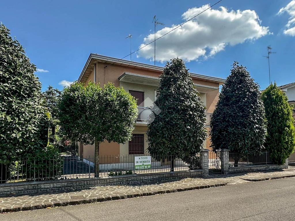 Portion of a house via Solferino, Carpi - photo 1