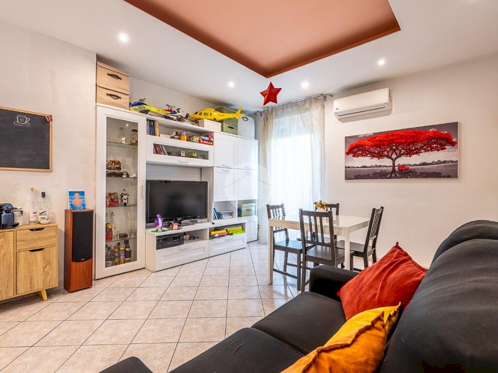 Three-room apartment Via Enrico Toti, Nichelino - photo 2