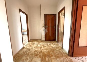 Three-room apartment Via paolo gaidano, Poirino - photo 2