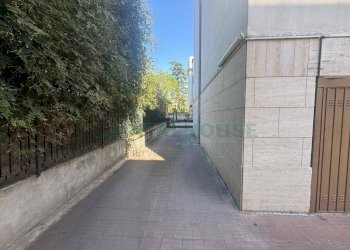 Foto 5 - Box via Pirandello, Caserta - photo 5