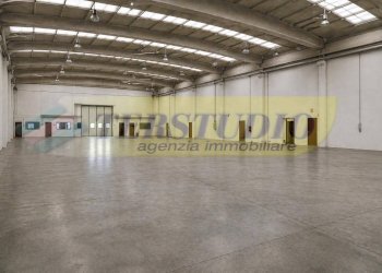 Foto 1 - Capannone Via Tagliamento
 
sn, Lecco - foto 1