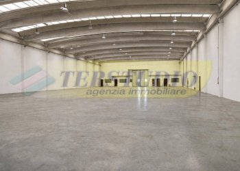 Foto 2 - Capannone Via Tagliamento
 
sn, Lecco - foto 2