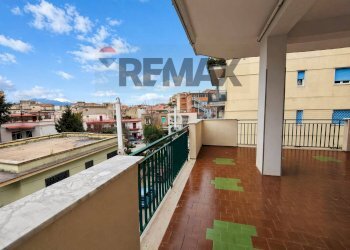 Balcone - Appartamento via Luigi Settembrini
 
15, Casoria - foto 1