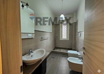 Bagno - Appartamento via Luigi Settembrini
 
15, Casoria - foto 9