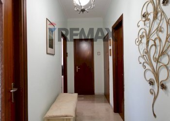 Hall / corridoio - Quadrilocale Via Giovanni Amendola
 
145, Bari - foto 13