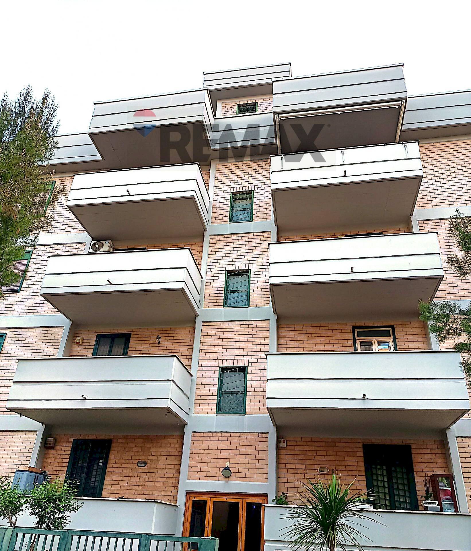 Edificio all\'aperto - Three-room apartment Via Alassio
 
4, Modugno - photo 2