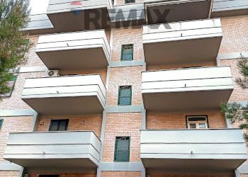 Edificio all\'aperto - Three-room apartment Via Alassio
 
4, Modugno - photo 2