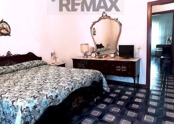 Camera / camera da letto - Three-room apartment Via Alassio
 
4, Modugno - photo 8