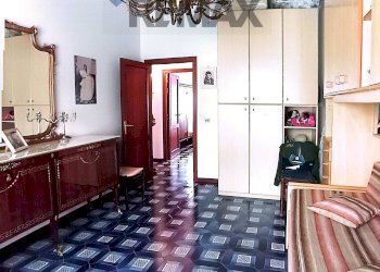 Camera / camera da letto - Three-room apartment Via Alassio
 
4, Modugno - photo 22