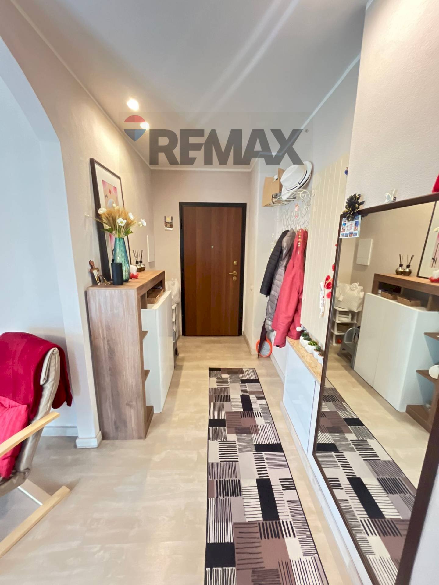 Hall / corridoio - Three-room apartment Via per Cavona
 
12, Cuveglio - photo 2