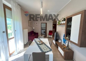 Soggiorno - Three-room apartment Via per Cavona
 
12, Cuveglio - photo 4