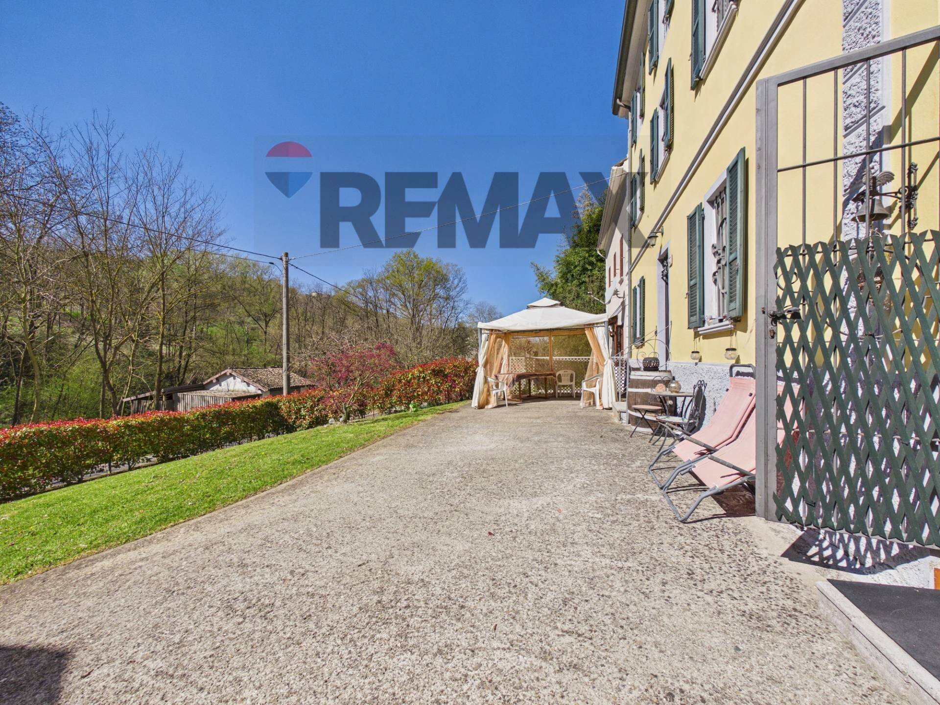 Giardino - Casa indipendente frazione Ronchi
 
92, Mornico Losana - foto 2