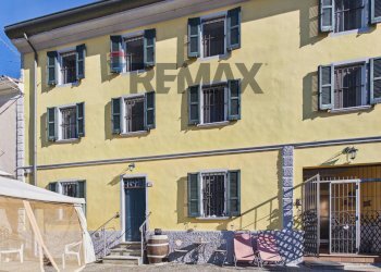 Facciata - Casa indipendente frazione Ronchi
 
92, Mornico Losana - foto 9