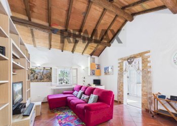 Soggiorno - Casa indipendente frazione Ronchi
 
92, Mornico Losana - foto 16