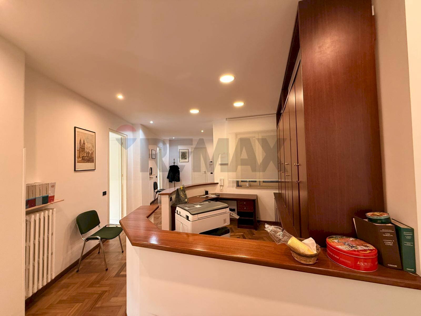 Archivio - Apartment Via Massimo D'azeglio
 
27/b, Palermo - photo 1