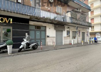 Edificio all\'aperto - Trilocale Via Regina Margherita
 
72, Napoli - foto 25