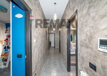 Hall / corridoio - Quadrilocale Via Napoli
 
37, Misterbianco - foto 13