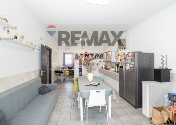 Sala da pranzo - Quadrilocale Via Napoli
 
37, Misterbianco - foto 21