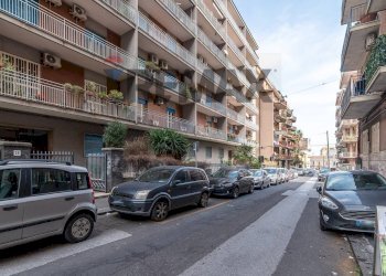Edificio all\'aperto - Apartment Via Ardizzone Gioeni
 
6, Catania - photo 24