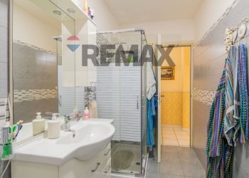 Bagno - Four-room apartment corso san vito
 
174, Mascalucia - photo 8