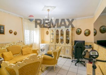 Soggiorno - Four-room apartment corso san vito
 
174, Mascalucia - photo 18