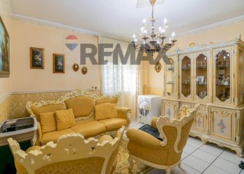 Soggiorno - Four-room apartment corso san vito
 
174, Mascalucia - photo 19